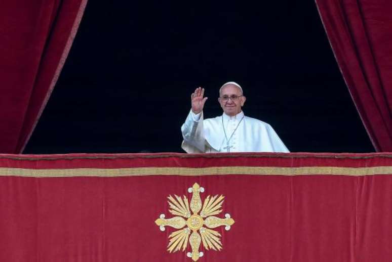 O papa pediu para que os católicos pratiquem “pequenos gestos”, como orações diárias, para fortalecer o elo entre pais e filhos