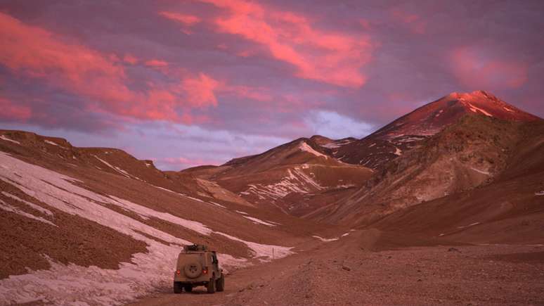 Três alpinistas brasileiros conquistaram uma montanha de 5.845m de altitude na Argentina, até então a mais alta dos Andes que ainda não havia sido escalada. O grupo levou quatro dias de caminhadas e escaladas para atingir o cume. 