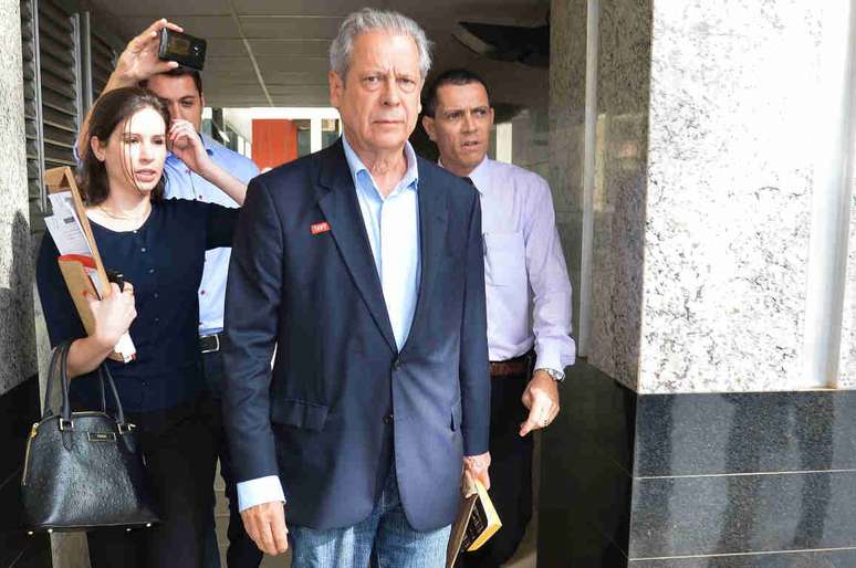 José Dirceu teria discutido com correligionários sobre eventuais indicações dos ministérios do segundo mandato de Dilma