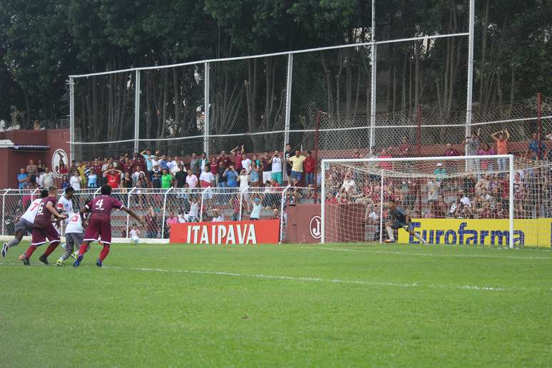 Bebeto marcou, de p&ecirc;nalti o gol dos P&eacute;rolas Negras 