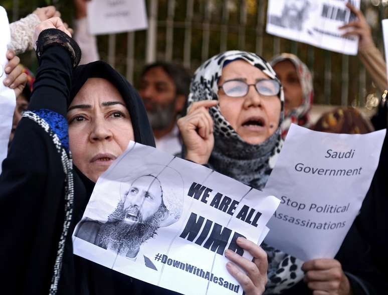 Paquistaneses xiitas protestam contra a execução do clérigo Nimr al-Nimr