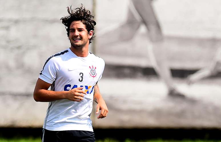 Pato recusou oferta chinesa e iniciou pré-temporada no Corinthians