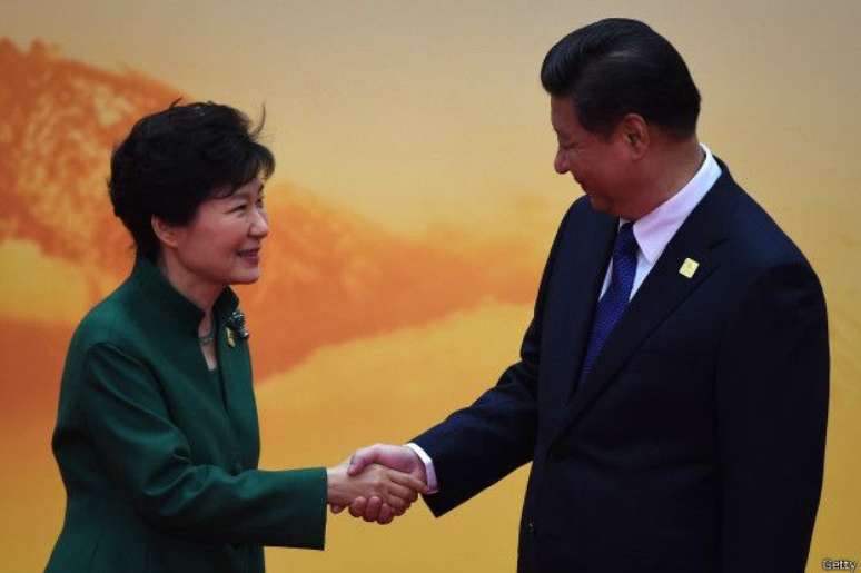 A presidente sul-coreana, Park Geun-hye, e o presidente chinês, Xi Jinping
