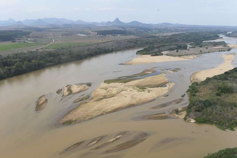 Aumento da lama na foz do Rio Doce a deve a fatores como a incidência de chuvas ao longo da bacia do Rio Doce e o comportamento das marés