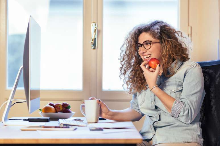 Frutas devem fazer parte de sua rotina.