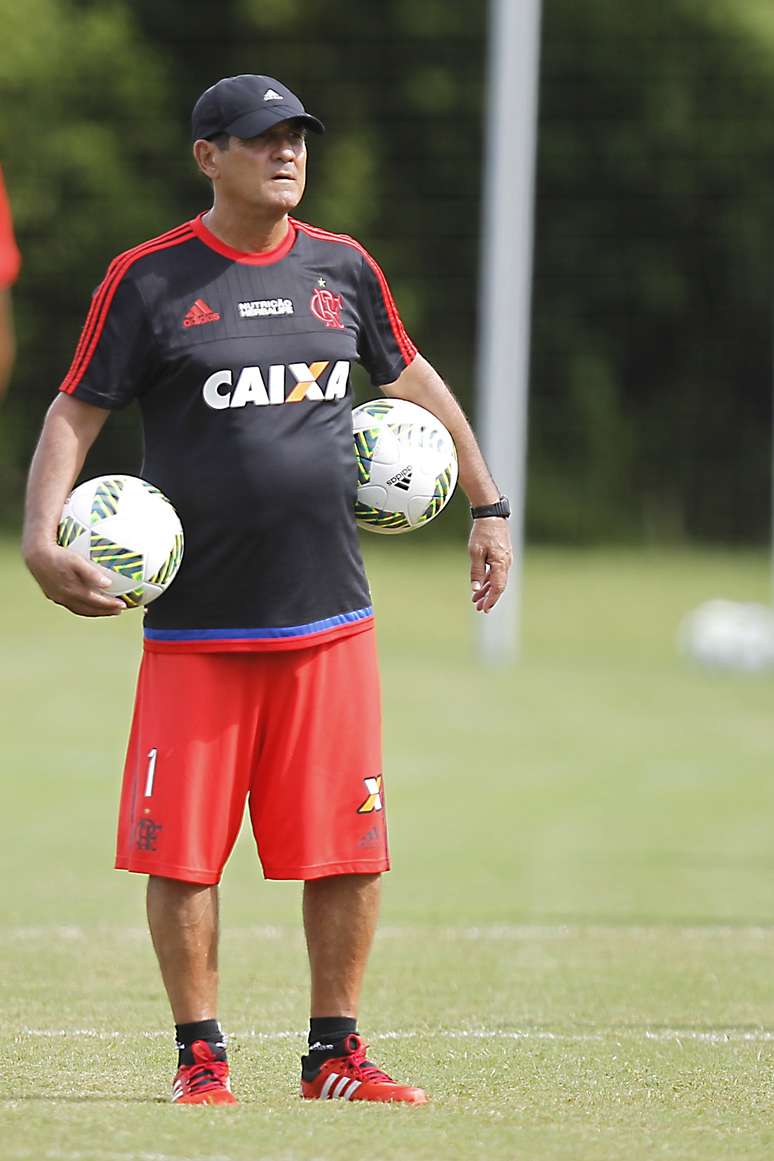 Muricy quer implantar filosofia do Barcelona no Flamengo