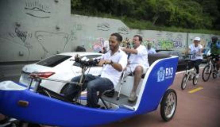 O prefeito do Rio, Eduardo Paes passeia em triciclo pela Ciclovia Tim Maia no dia de sua inauguração