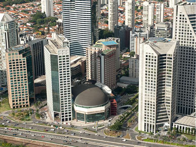 Imagem geral do WTC-SP, que recebe ação da Subaru