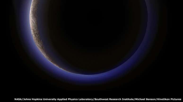 Esta imagem mostra o gelado planeta anão Plutão, que fica na periferia do Sistema Solar. ";Otherworlds: Visions of our Solar System"; pode ser vista no Museu de História Natural de Londres de 22 de janeiro a 15 de maio.