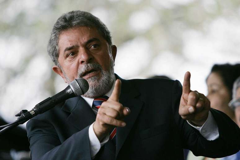 Lula teria sido intimado por um oficial de Justiça na quarta-feira (20)