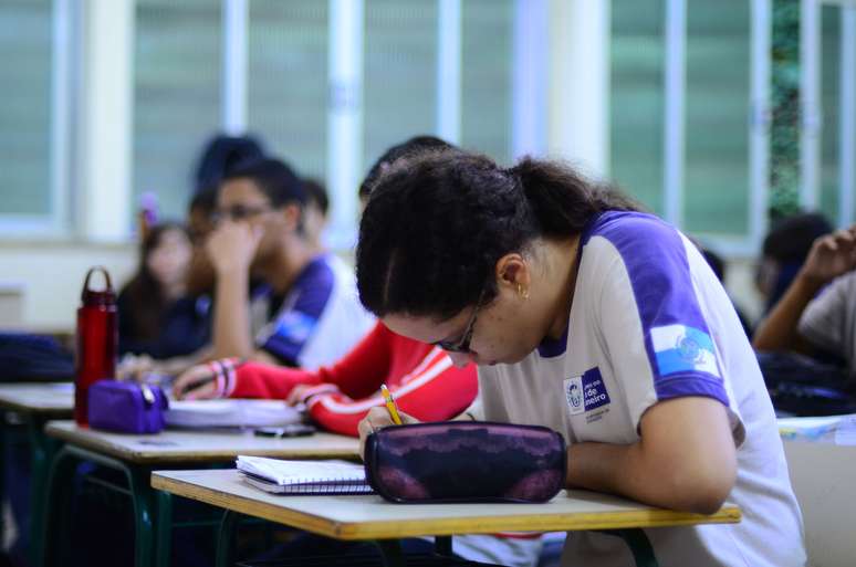 Estudante em escola pública do Rio de Janeiro