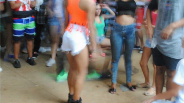 "Fam&iacute;lias" LGBT se re&uacute;nem em rolezinhos no parque Ibirapuera, na zona sul de S&atilde;o Paulo