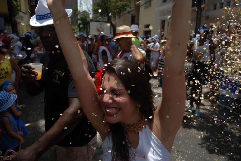 Bloco Calma, Calma, Sua Piranha neste domingo