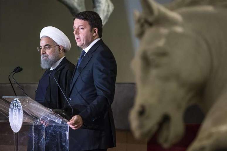 Hassan Rouhani concedeu entrevista com o primeiro-ministro italiano, Matteo Renzi