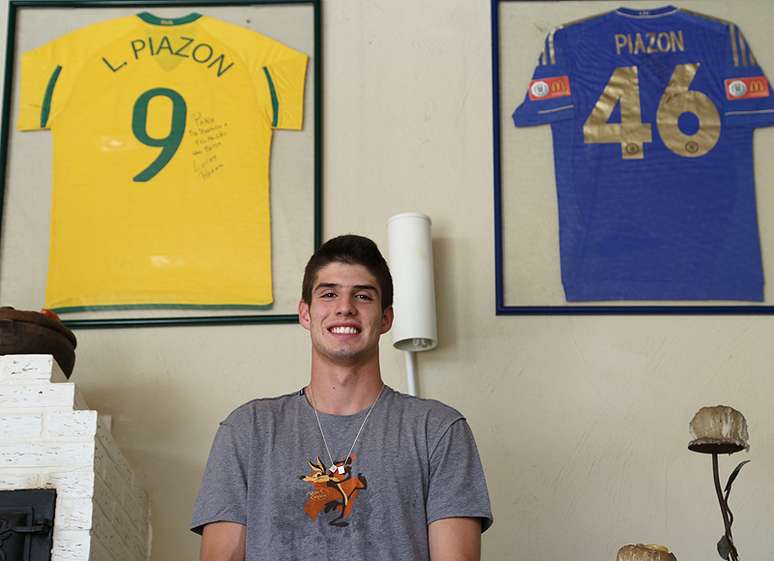 Lucas Piazon atua pelo Reading, da Segunda Divisão Inglesa