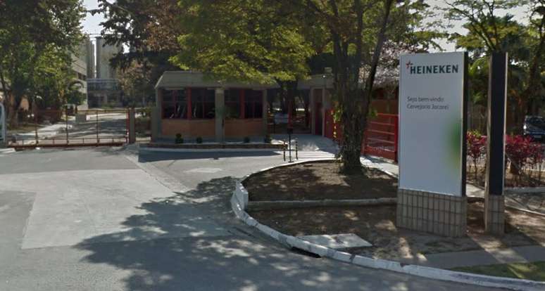 Entrada da f&aacute;brica da Heineken em Jacare&iacute;