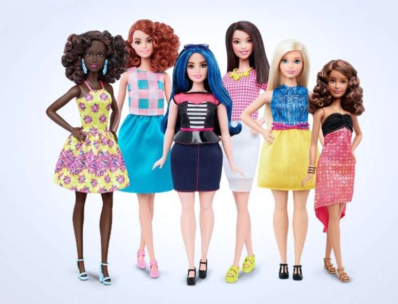 Novas versões da Barbie vão do estilo black power e magra a mais cheinhas e com sardas