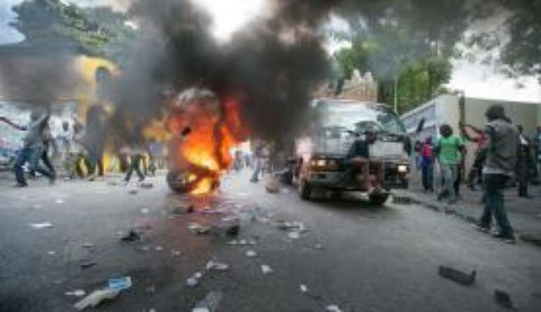 Indefinição política causa protestos no Haiti