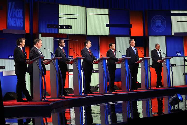 Pré-candidatos participam de debate do partido Republicano.