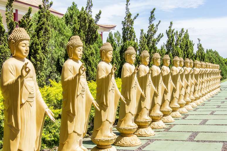 Quem busca um lugar silencioso para descansar e refletir pode dar um pulinho no Templo Budista de Foz do Iguaçu