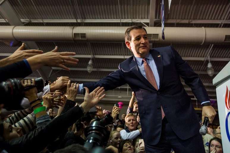 Ted Cruz teve 28% dos votos contra 24% do multimilion&aacute;rio Donald Trump no lado dos republicanos