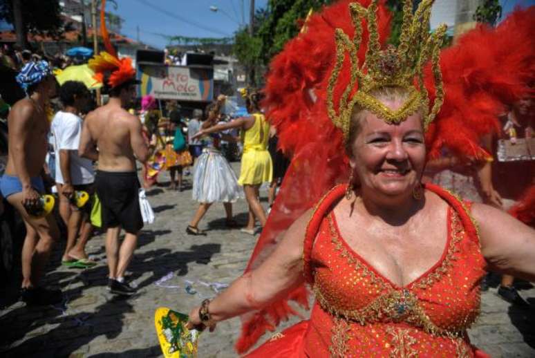 Bloco das Carmelitas, que atrai foilões de todas as idades, volta a sair terça-feira 