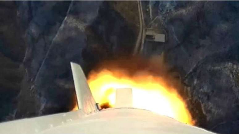 A TV estatal exibiu imagens de câmera acoplada ao foguete