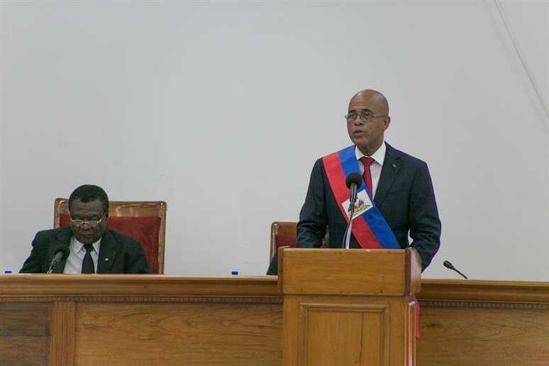 Martelly pediu aos haitianos que abandonem o caminho da violência, que “não leva a nada”, e agradeceu a missão que lhe foi confiada pelos haitianos em 14 de maio de 2011