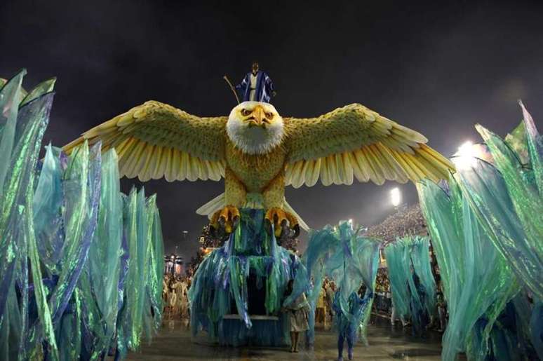 Águia da Portela no desfile de 2016.