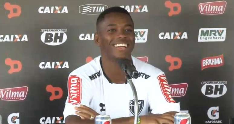 Em apresentação, Robinho elogiou postura do Atlético-MG durante negociações