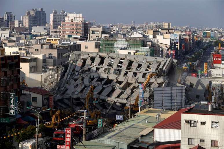Terremoto de 6,4 graus de magnitude em Taiwan deixa mortos e feridos 