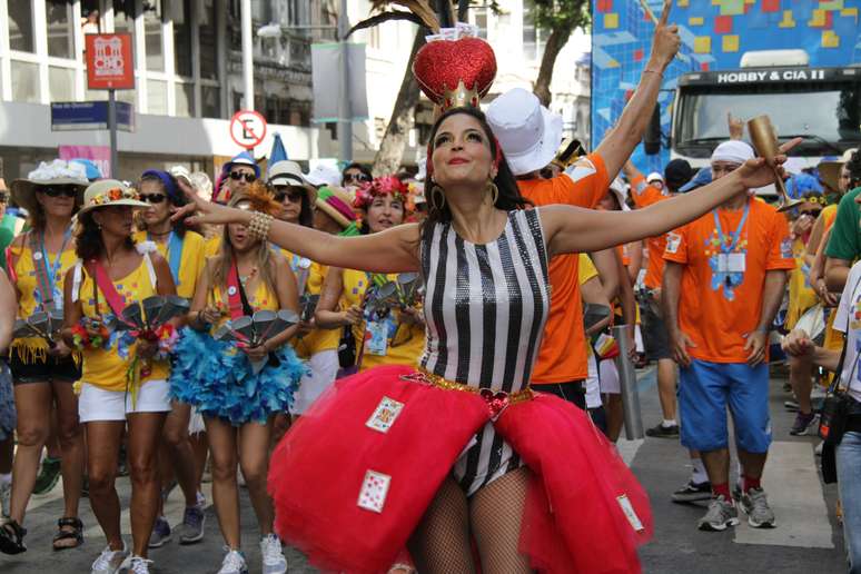 16º desfile do Monobloco com Emanuelle Araújo