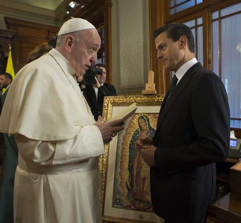 Papa é recebido pelo presidente do México