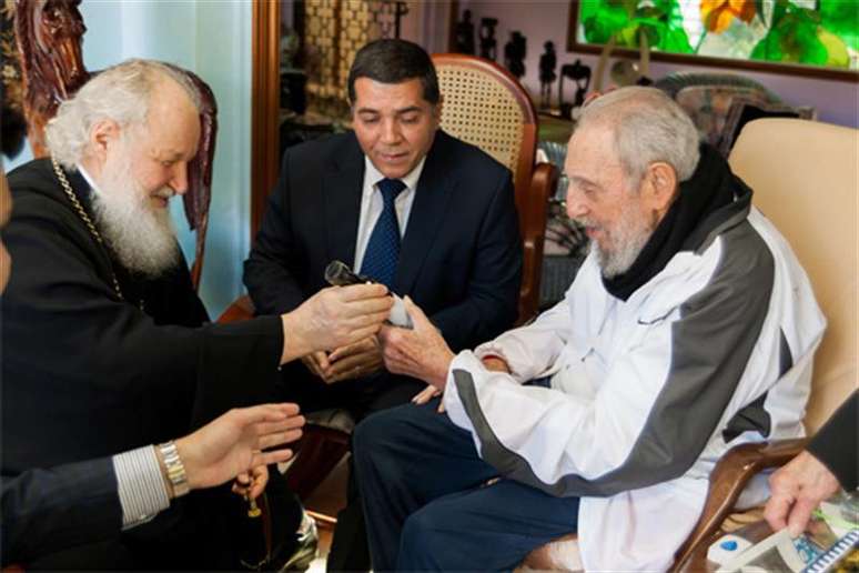 O patriarca ortodoxo russo Kirill com o líder cubano Fidel Castro
