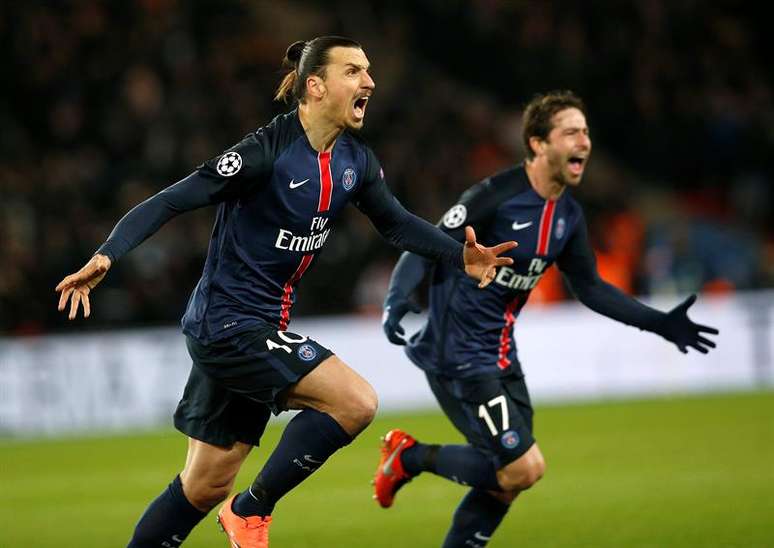 Ibra comemora primeiro gol do PSG