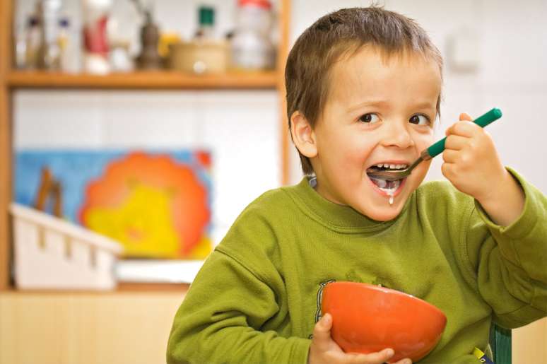 Crianças podem comer doces, mas sem exagerar nas porções