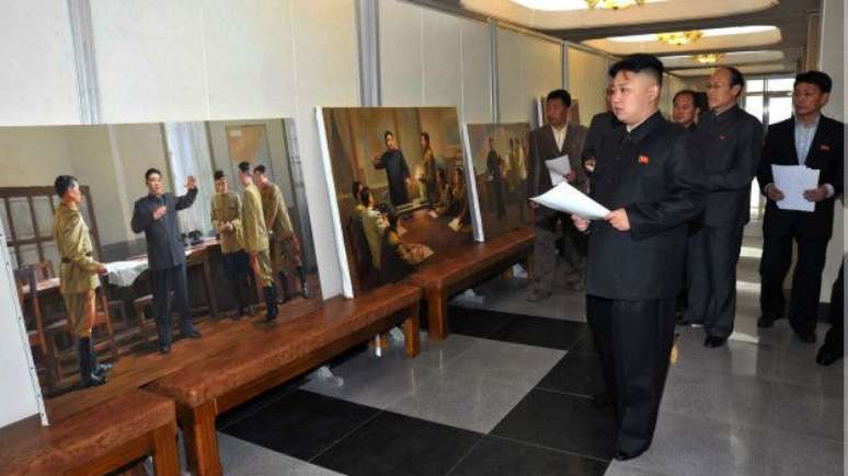 O estúdio Mansudae é o único autorizado a retratar os líderes da Coreia do Norte 