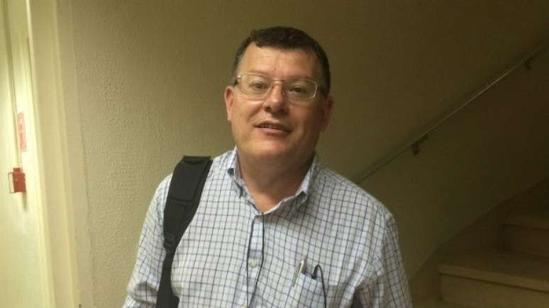 Ap&oacute;s atuar por mais de 25 anos como analista de seguros, Nelson Pedro aceita vaga de iniciante