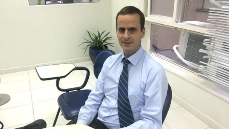 Carlos Maia, que ganhava at&eacute; R$ 10 mil como corretor, concorreu a vaga de pouco mais R$ 1 mil