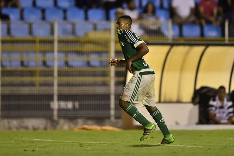 Gabriel Jesus, jogador do Palmeiras, comemora seu gol durante partida contra o XV de Piracicaba, válida pela sexta rodada da primeira fase do Campeonato Paulista 2016