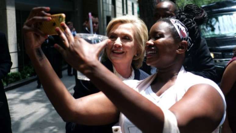 Hillary Clinton busca consolidar sua vantagem entre o eleitorado negro do sul dos EUA.