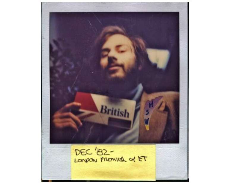 Warshaw viajou a Londres para a estreia do jogo - e ganhou um lugar perto da princesa Diana