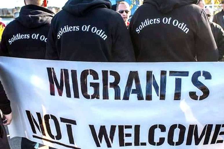 Patrulha faz manifesta&ccedil;&otilde;es hostis para receber refugiados