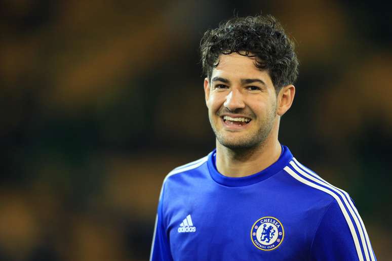 Alexandre Pato ficou no banco pela primeira vez, mas não jogou