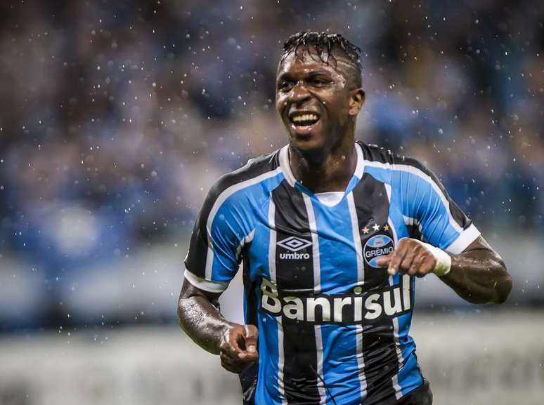 Estreia com gol! Bola&ntilde;os marca em seu primeiro jogo com a camisa do Gr&ecirc;mio
