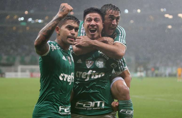 Na raça e na sorte! Cristaldo comemora 1º gol do Palmeiras