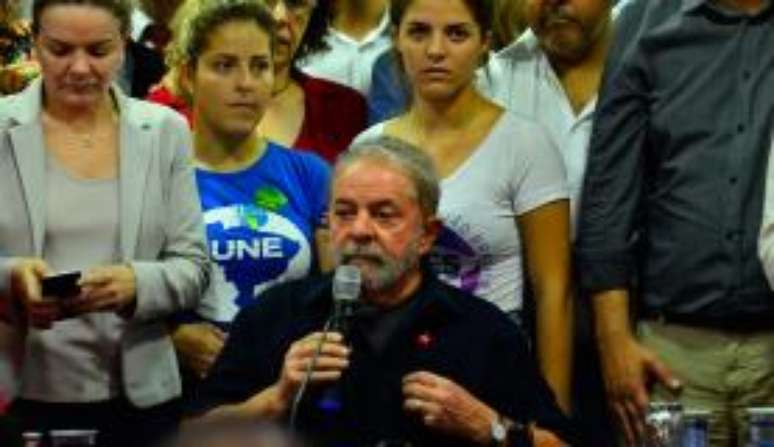 Ex-presidente Lula em entrevista no Diretório Nacional do PT em São Paulo, após depoimento à Polícia Federal no âmbito da 24ª fase da Operação Lava Jato 