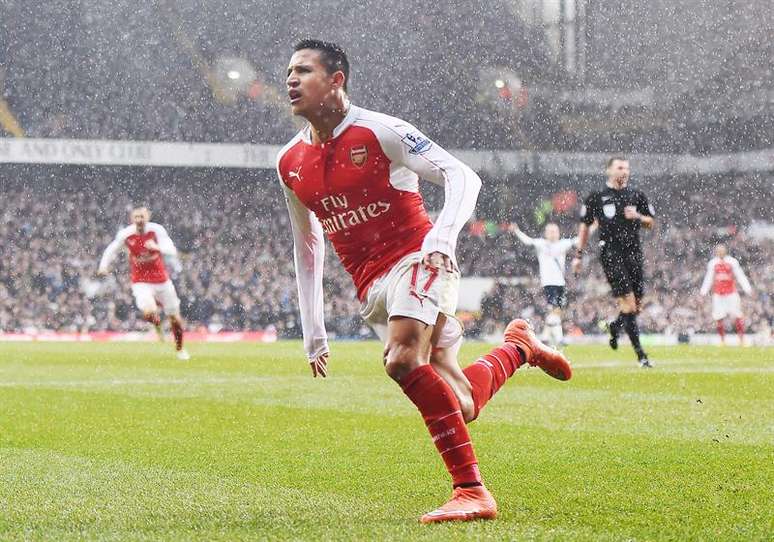 Alexis Sanchez decretou o empate no clássico londrino