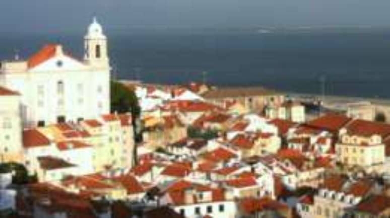 Portugal assiste a uma fuga de m&atilde;o de obra jovem