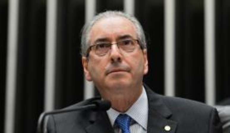 O próprio Eduardo Cunha recebeu e assinou a notificação do conselho